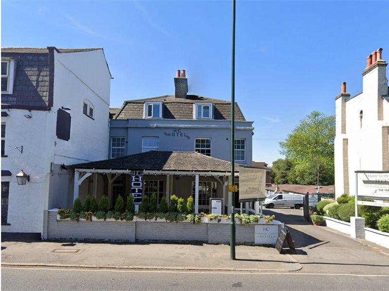 איסט מולזי Hampton Court Hotel מראה חיצוני תמונה