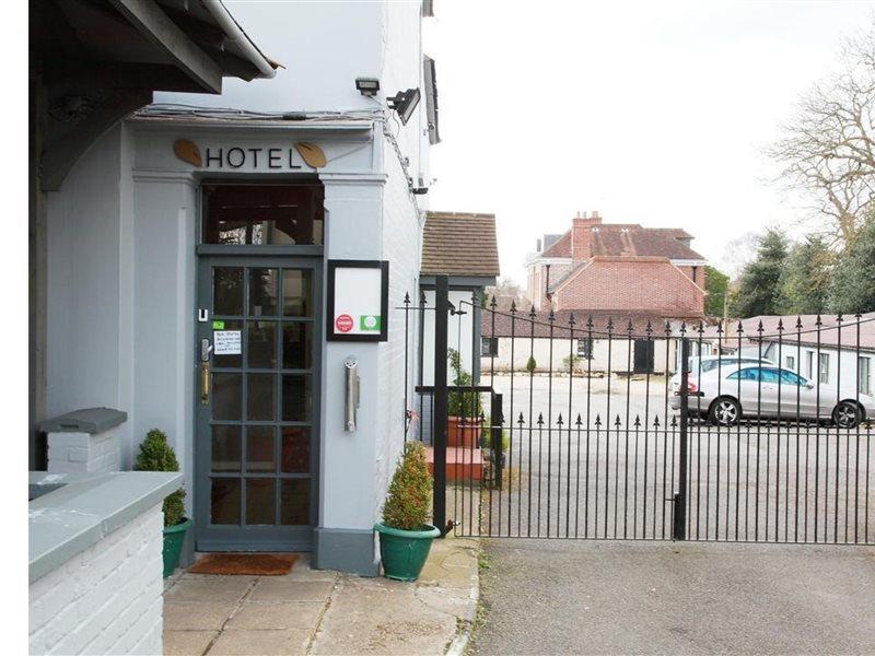 איסט מולזי Hampton Court Hotel מראה חיצוני תמונה