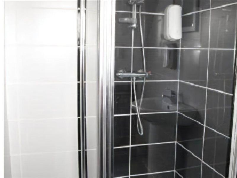 איסט מולזי Hampton Court Hotel מראה חיצוני תמונה